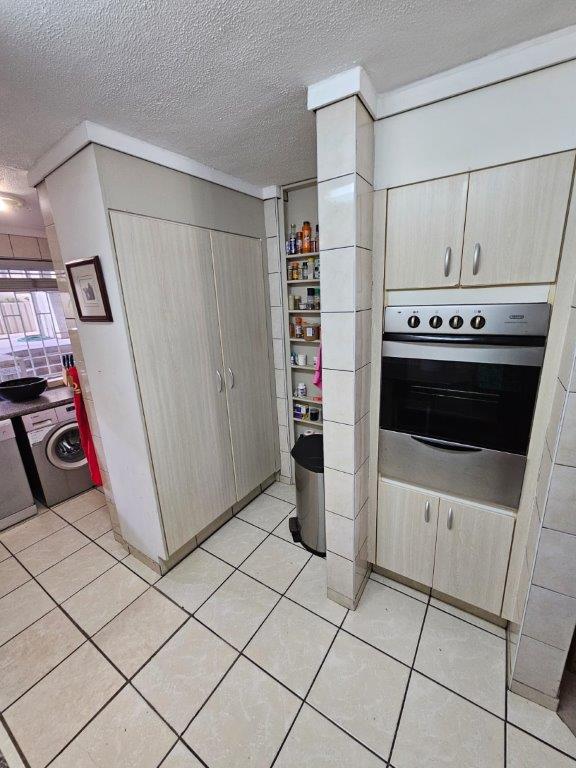 3 Bedroom Property for Sale in Mossel Bay Central Western Cape